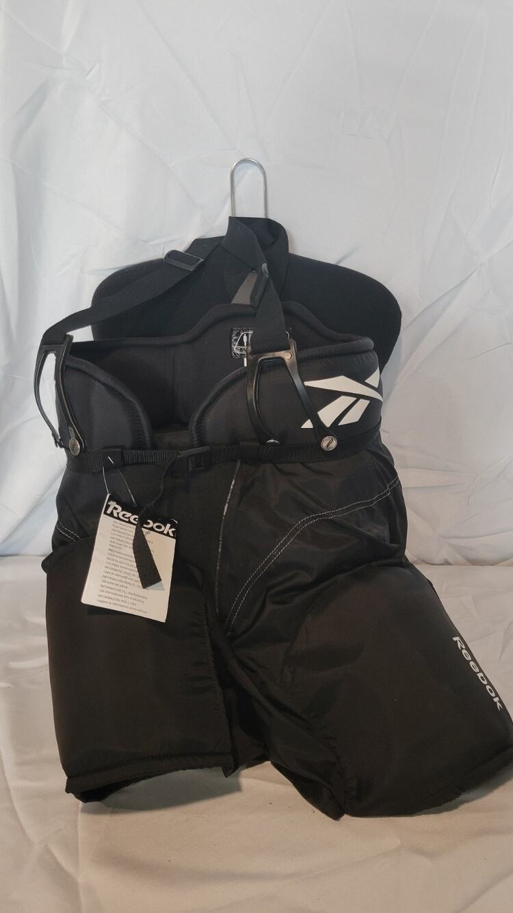 Reebok Crosby 87 Junior Hockey Pants Medium 24”-26” Waist Black NWT Youth